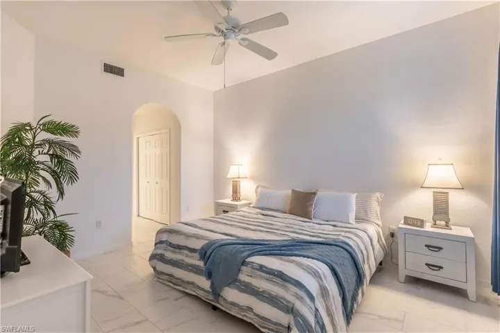 6817 Sterling Greens Dr 102, Naples, Florida 34104
