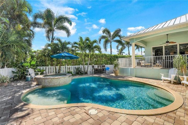 Beach Shelf for Playing or Sunning, Large Steps Into the Pool