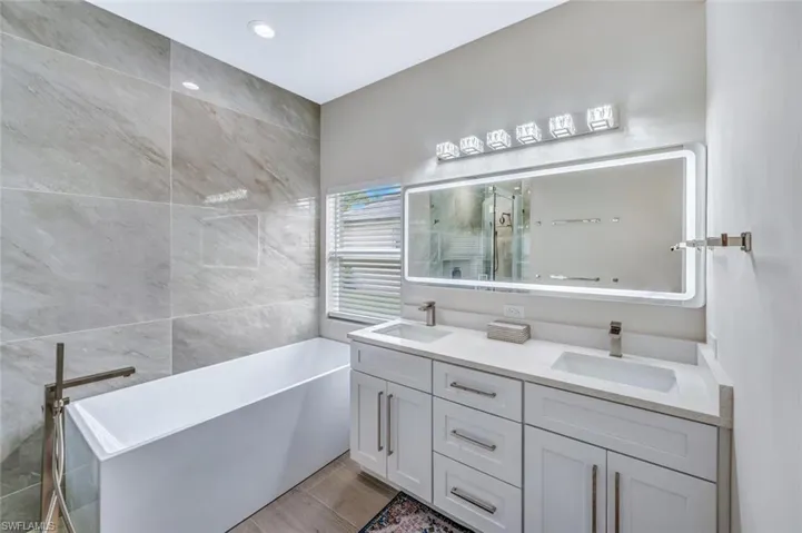 8260 Laurel Lakes Blvd, Naples, Florida 34119