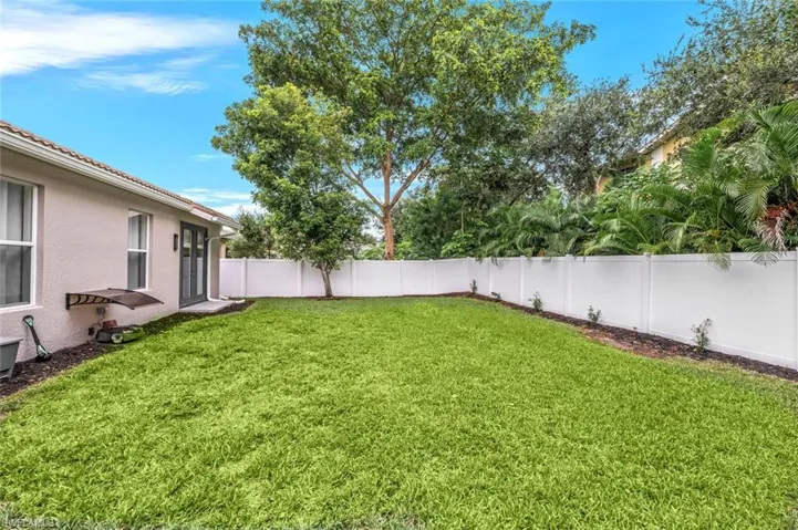 8260 Laurel Lakes Blvd, Naples, Florida 34119