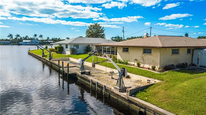4554  Vinewood  CIR, North Fort Myers, FL 33903