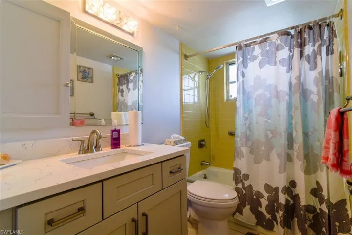 4554  Vinewood  CIR, North Fort Myers, FL 33903