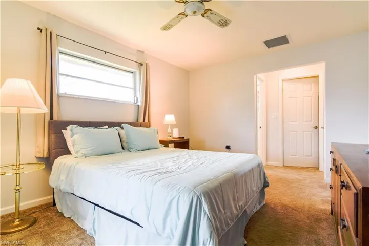 4554  Vinewood  CIR, North Fort Myers, FL 33903