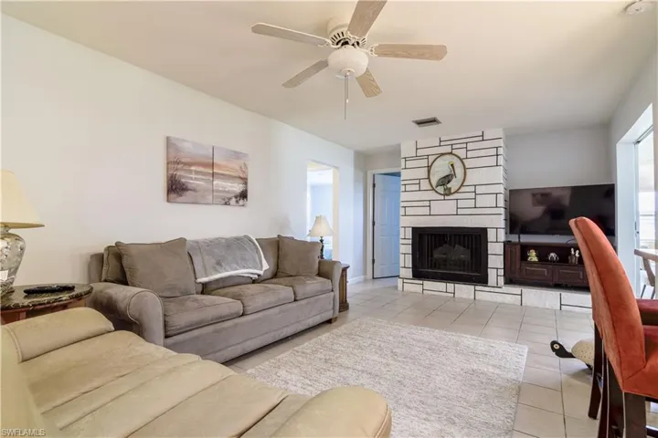 4554  Vinewood  CIR, North Fort Myers, FL 33903