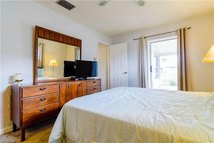 4554  Vinewood  CIR, North Fort Myers, FL 33903