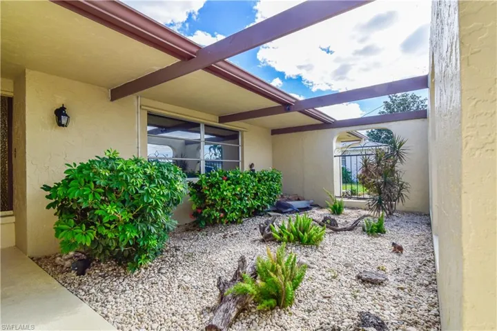 4554  Vinewood  CIR, North Fort Myers, FL 33903