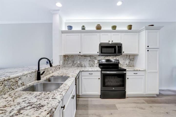 20041  SEAGROVE  ST, Estero, FL 33928