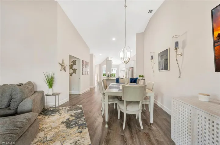 8395  Excalibur  CIR, Naples, FL 34108