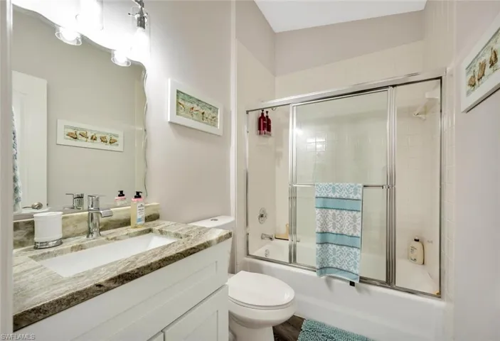 8395  Excalibur  CIR, Naples, FL 34108