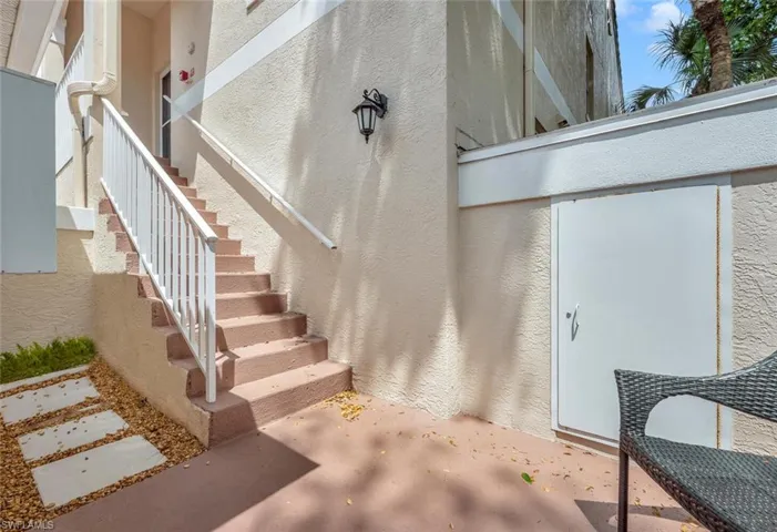 8395  Excalibur  CIR, Naples, FL 34108