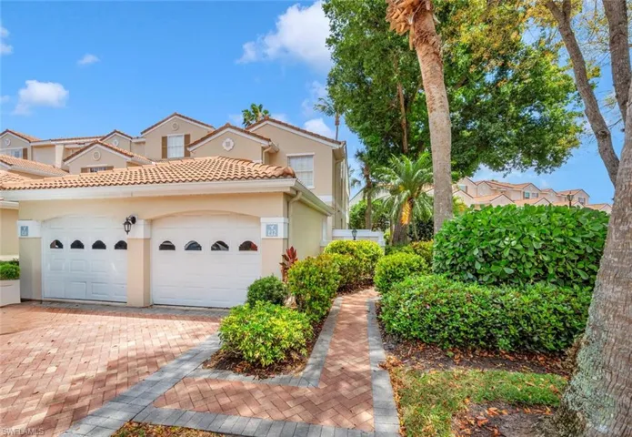 8395  Excalibur  CIR, Naples, FL 34108