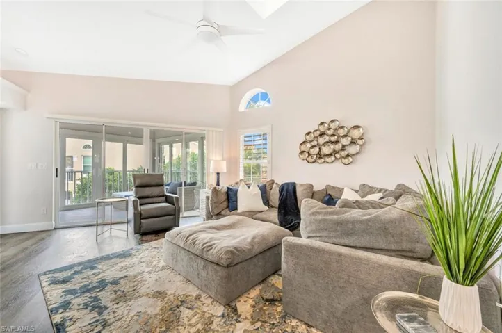 8395  Excalibur  CIR, Naples, FL 34108