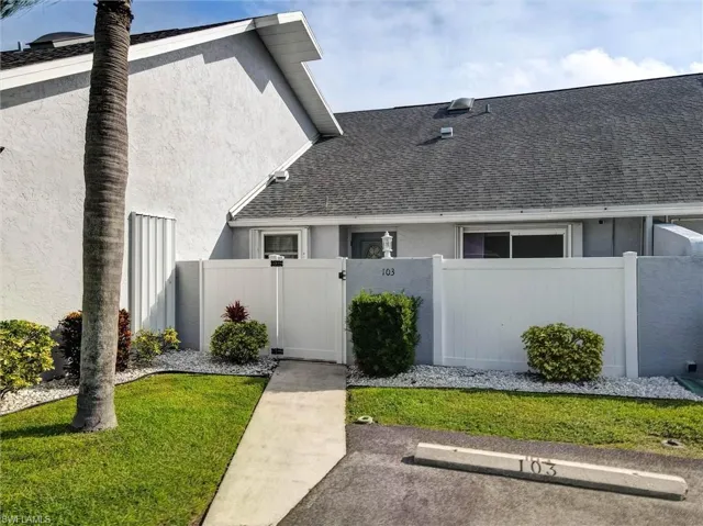 707 Sw 3rd Ct 103, Cape Coral, Florida 33991