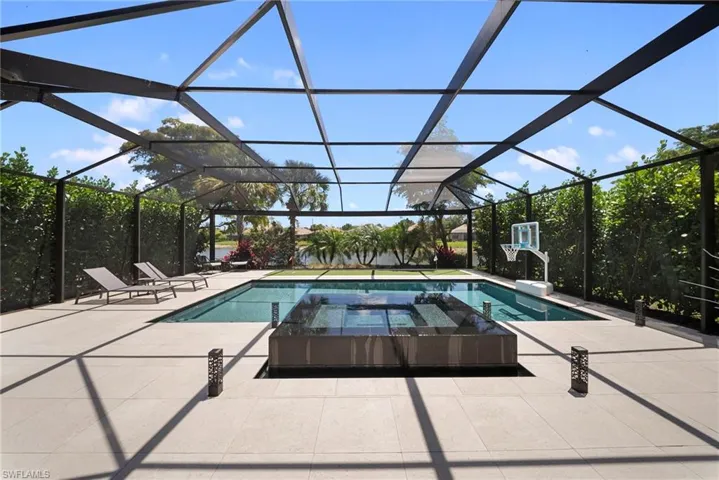 7052 Live Oak Dr, Naples, Florida 34114