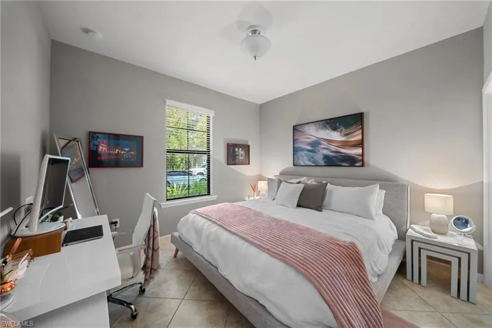 7052 Live Oak Dr, Naples, Florida 34114