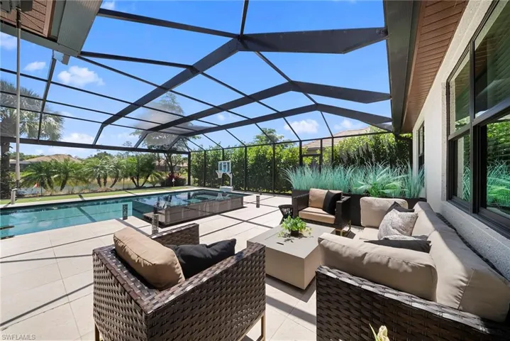 7052 Live Oak Dr, Naples, Florida 34114