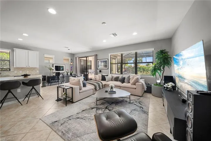 7052 Live Oak Dr, Naples, Florida 34114