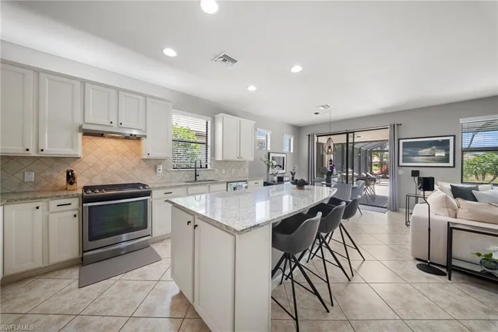 7052 Live Oak Dr, Naples, Florida 34114