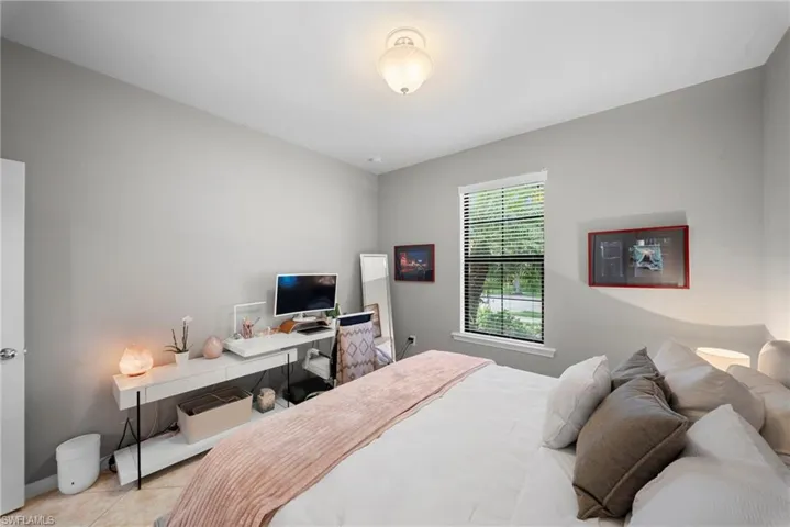 7052 Live Oak Dr, Naples, Florida 34114
