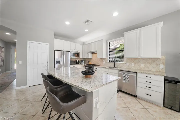 7052 Live Oak Dr, Naples, Florida 34114