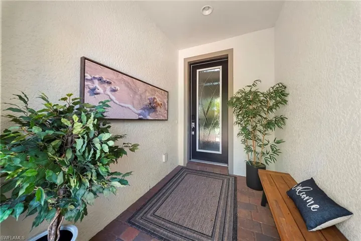 7052 Live Oak Dr, Naples, Florida 34114
