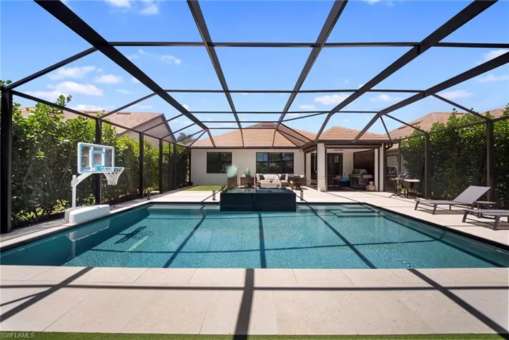 7052 Live Oak Dr, Naples, Florida 34114