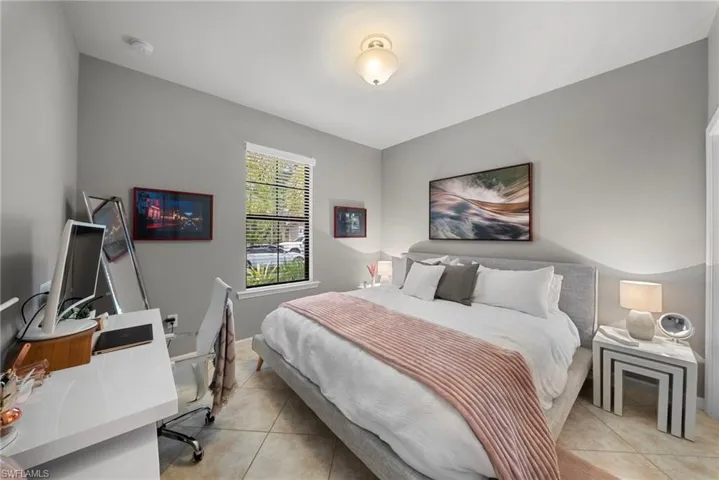 7052 Live Oak Dr, Naples, Florida 34114