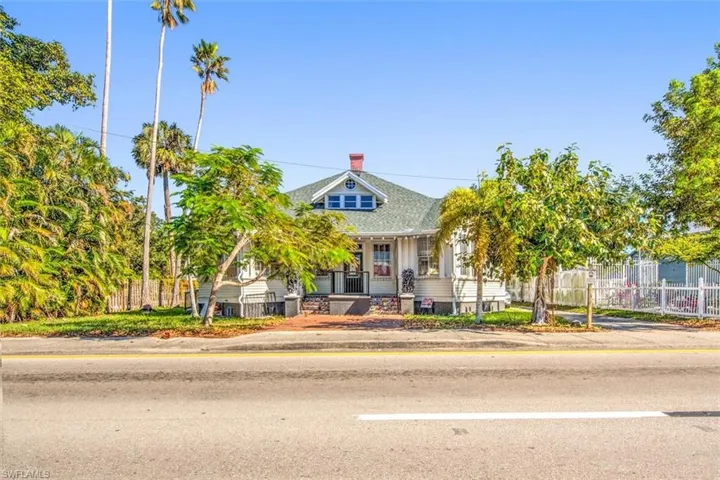 1793  Fowler  ST, Fort Myers, FL 33901