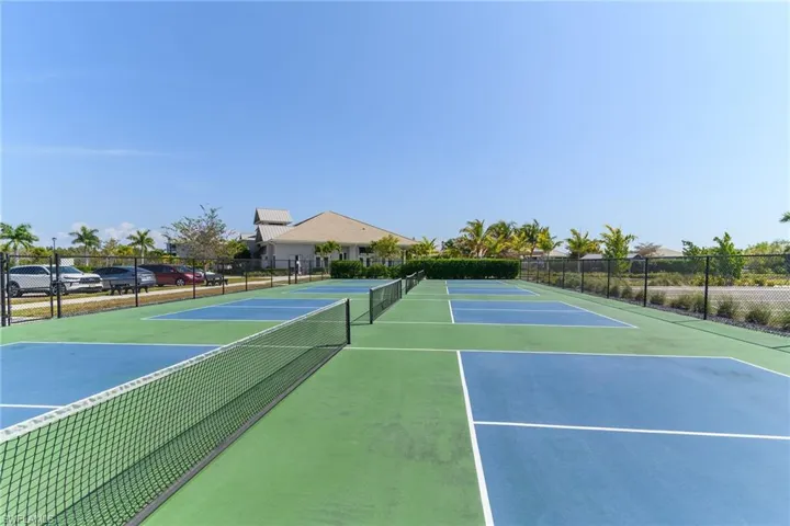 TENNIS & PICKLEBALL