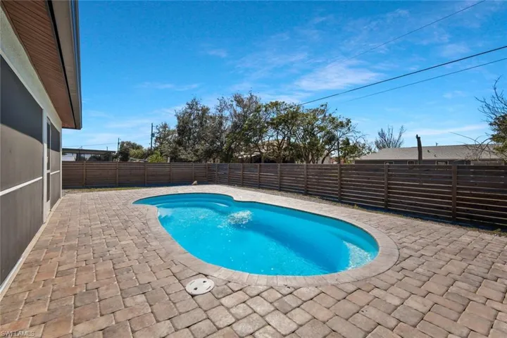 2200 Ne 9th Ave, Cape Coral, Florida 33909