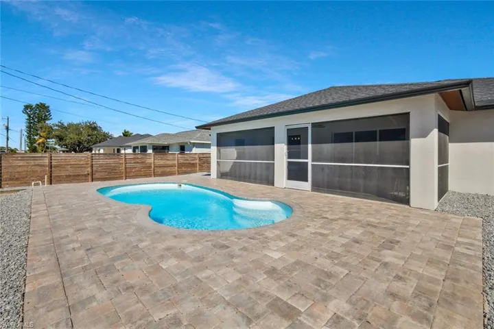 2200 Ne 9th Ave, Cape Coral, Florida 33909