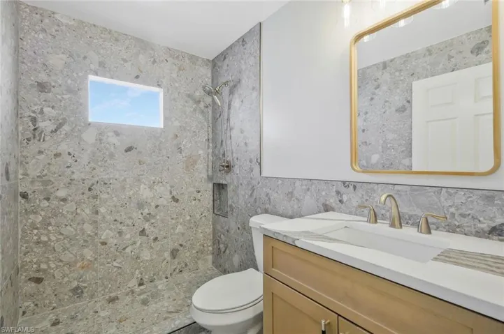 2200 Ne 9th Ave, Cape Coral, Florida 33909