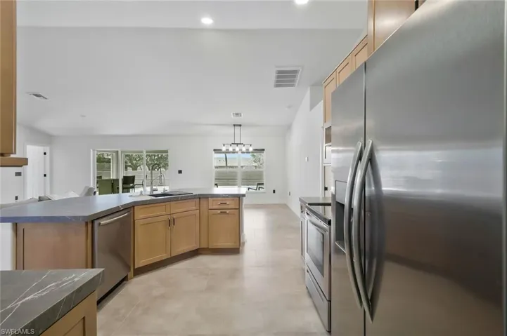 2200 Ne 9th Ave, Cape Coral, Florida 33909