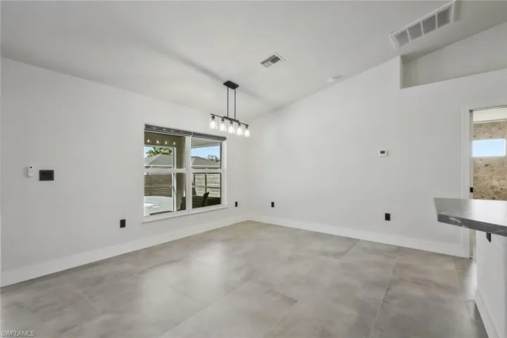2200 Ne 9th Ave, Cape Coral, Florida 33909