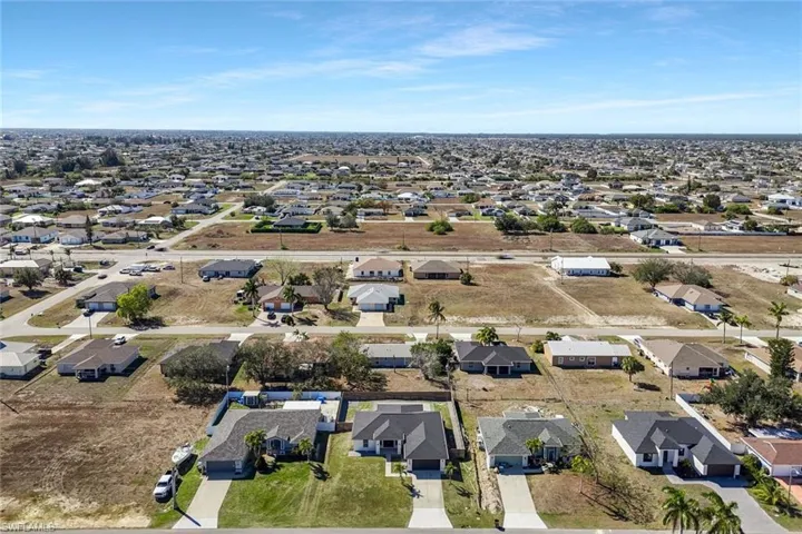 2200 Ne 9th Ave, Cape Coral, Florida 33909
