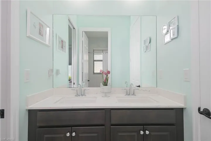 Jack-and-Jill Bath