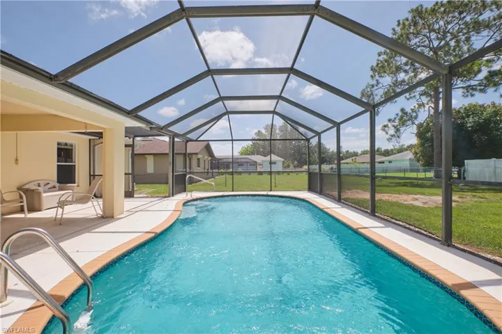 Huge pool!