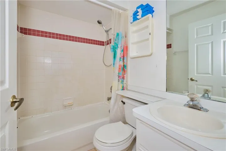 Guest Bathroom with combo shower/tub.