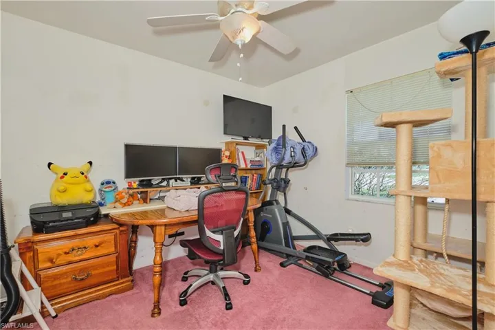 Guest bedroom/office.