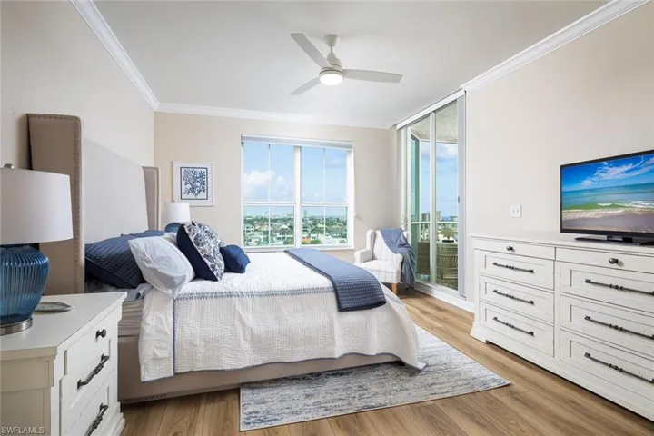 300  Dunes  BLVD, Naples, FL 34110
