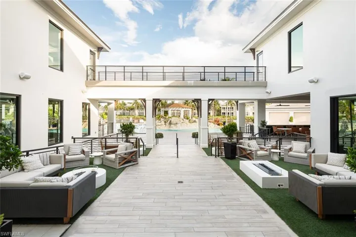 300  Dunes  BLVD, Naples, FL 34110