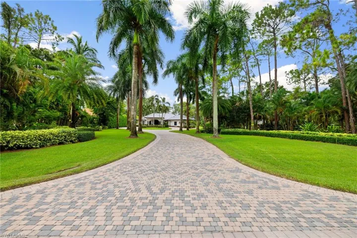 4860 Sycamore Dr, Naples, Florida 34119