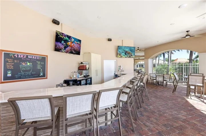 Outdoor Bar in the Community Towncenter