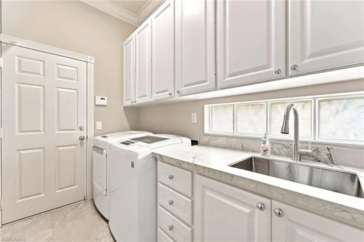 8543 Alessandria Ct, Naples, Florida 34114