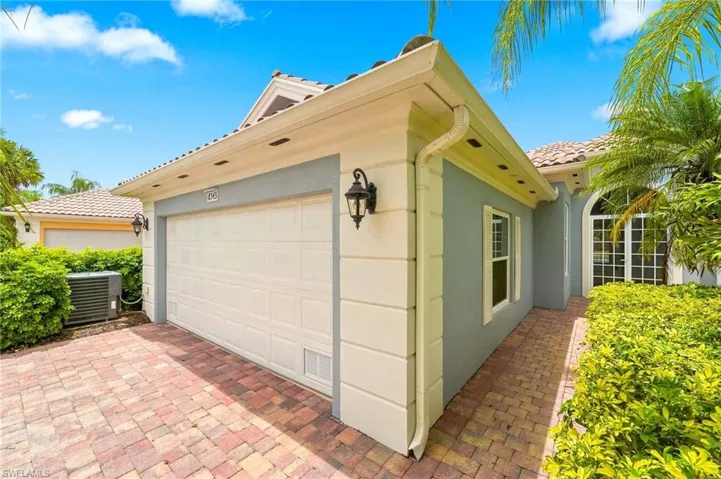 8543 Alessandria Ct, Naples, Florida 34114