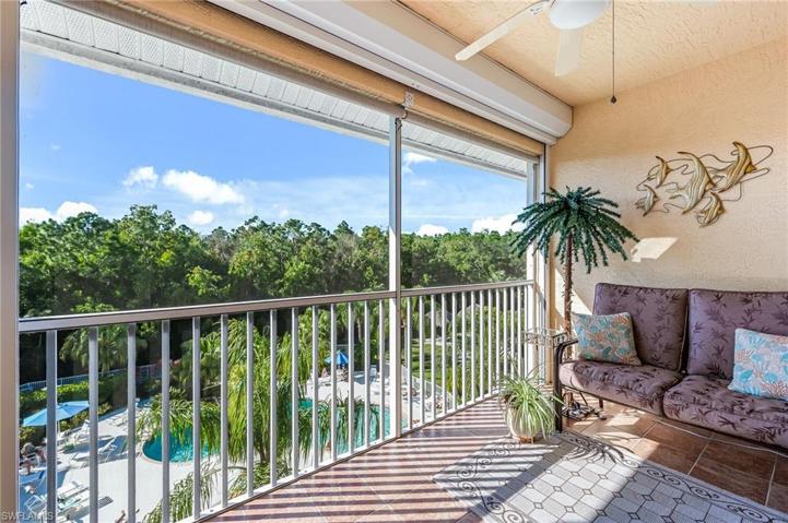 9175  Celeste  DR, Naples, FL 34113