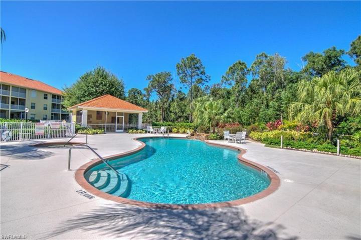 9175  Celeste  DR, Naples, FL 34113
