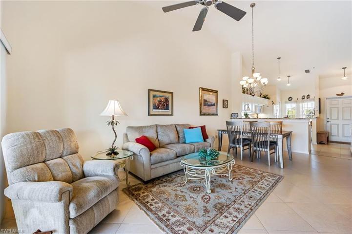 9175  Celeste  DR, Naples, FL 34113