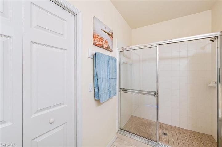 9175  Celeste  DR, Naples, FL 34113