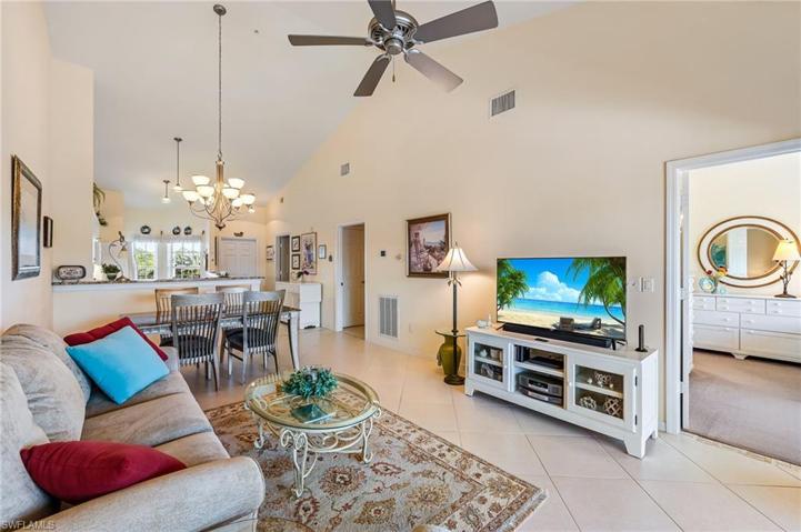 9175  Celeste  DR, Naples, FL 34113